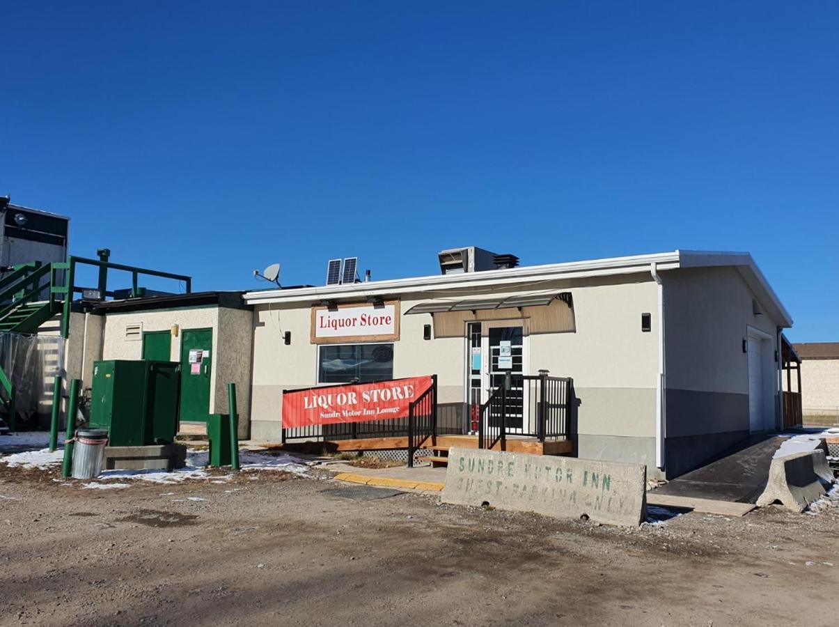 Sundre Motor Inn Exterior photo