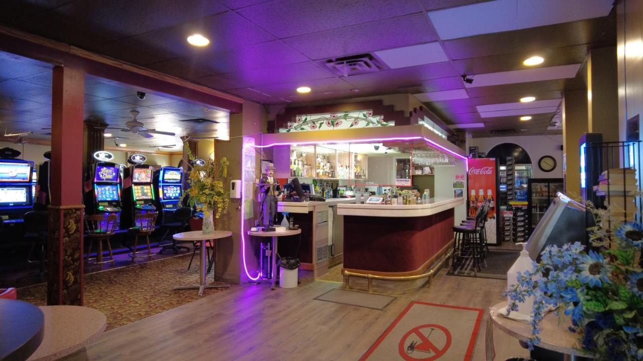 Sundre Motor Inn Exterior photo