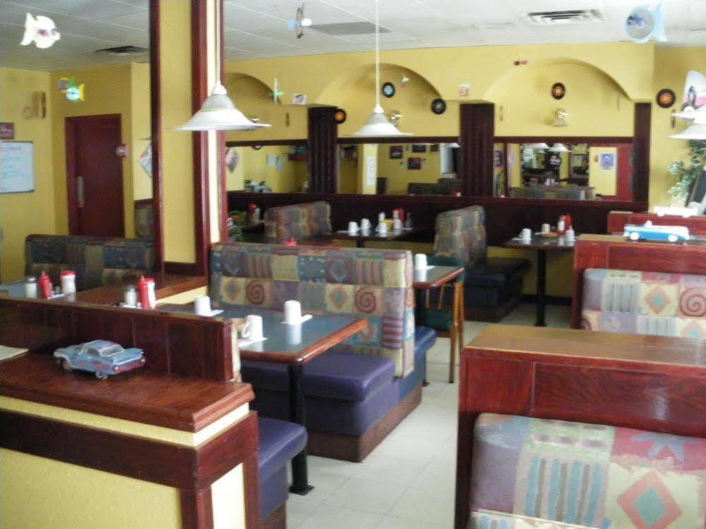 Sundre Motor Inn Exterior photo